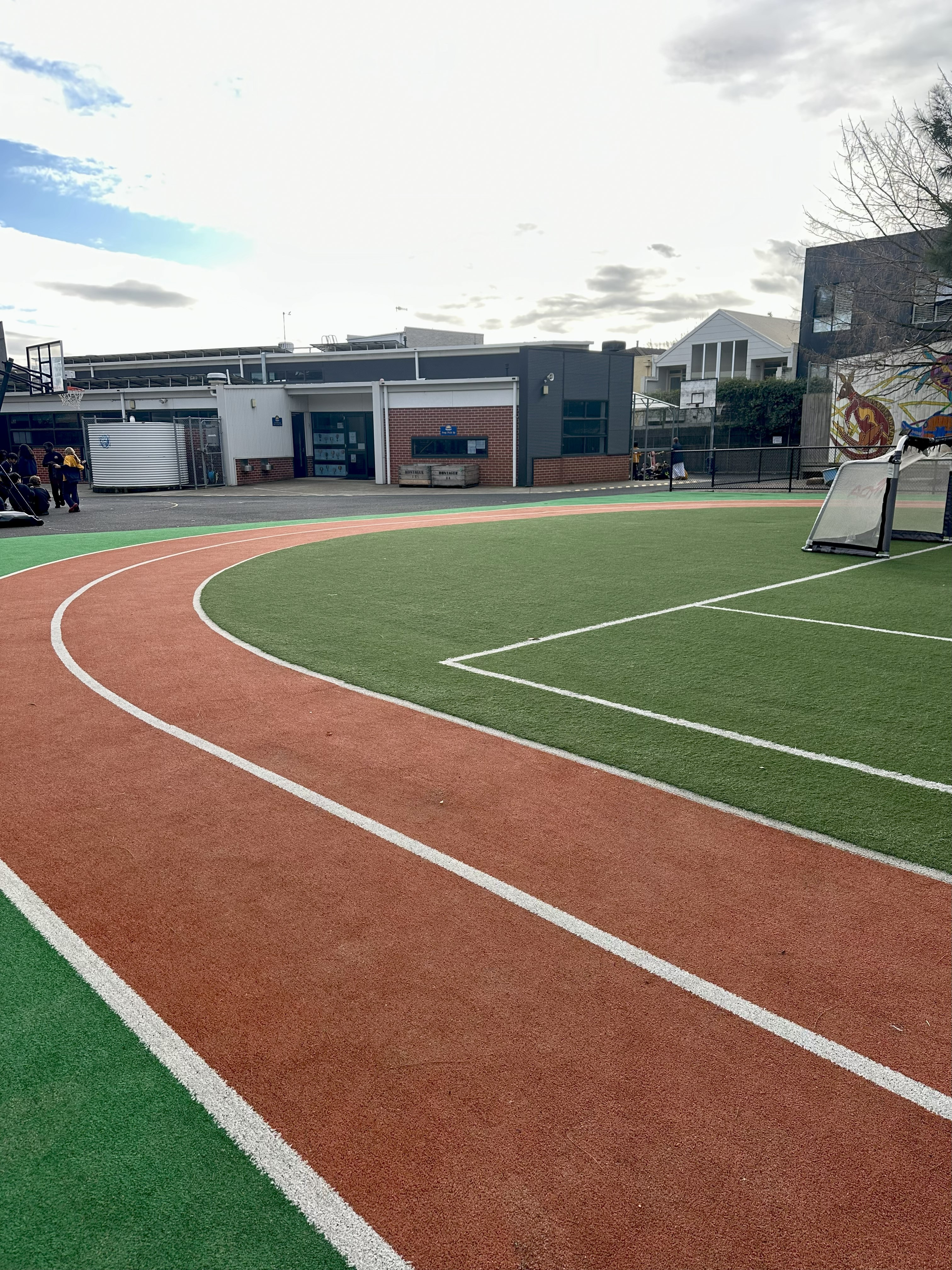 /uploaded_files/media/gallery/1751523435running track 2.jpg